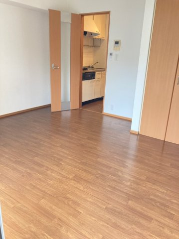メープルコートの寝室|★明るいフローリング調のお部屋です★