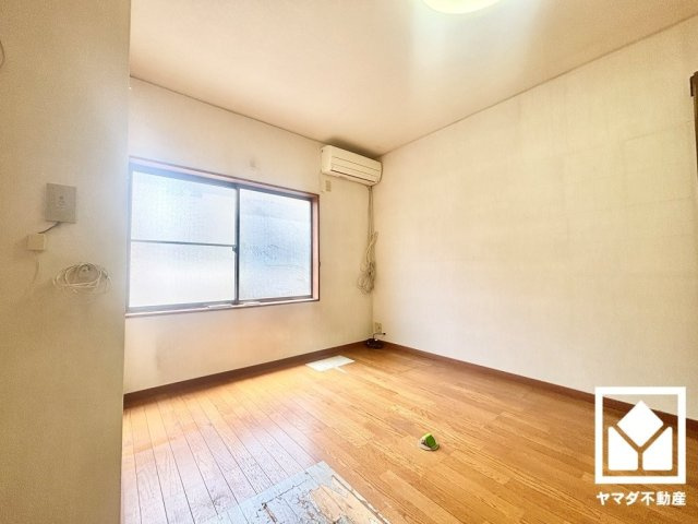宇治市小倉町山際の洋室