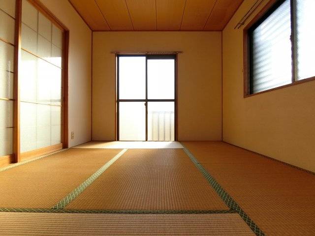 サンハイム千代田壱番館の和室