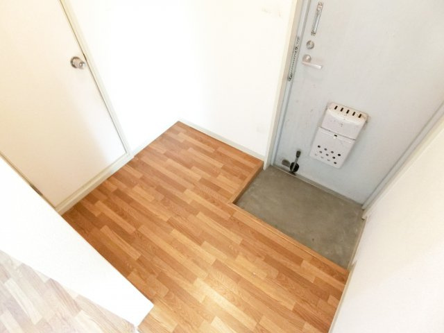 サンハイム千代田壱番館の玄関