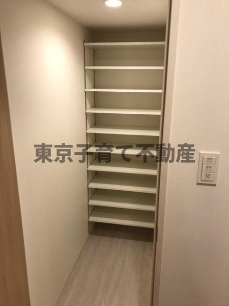 ザ・オベリスクイマドの玄関