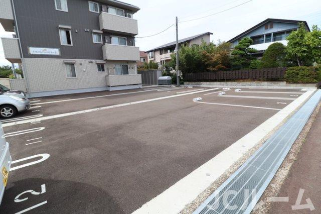 さくらガーデンⅡの駐車場