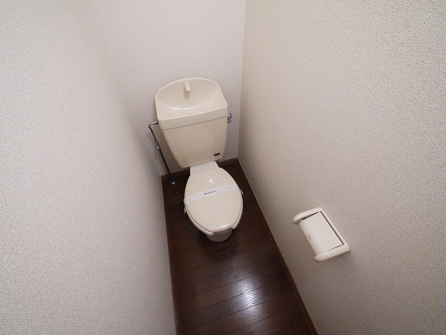 レオパレスイケダのトイレ|落ち着いたトイレです