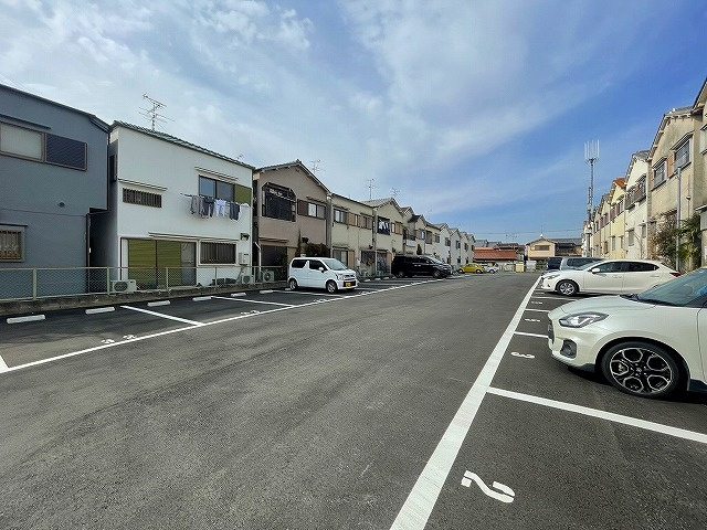 楠下モータープールの駐車場