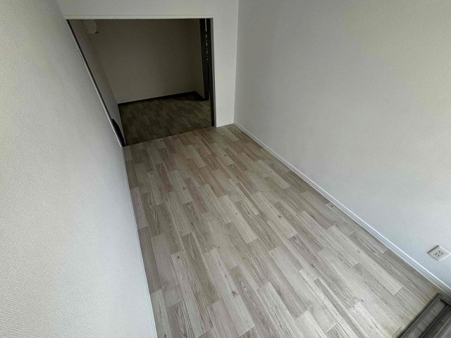 高丸7丁目戸建の洋室