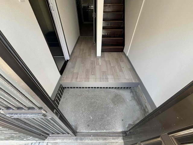 高丸7丁目戸建の玄関