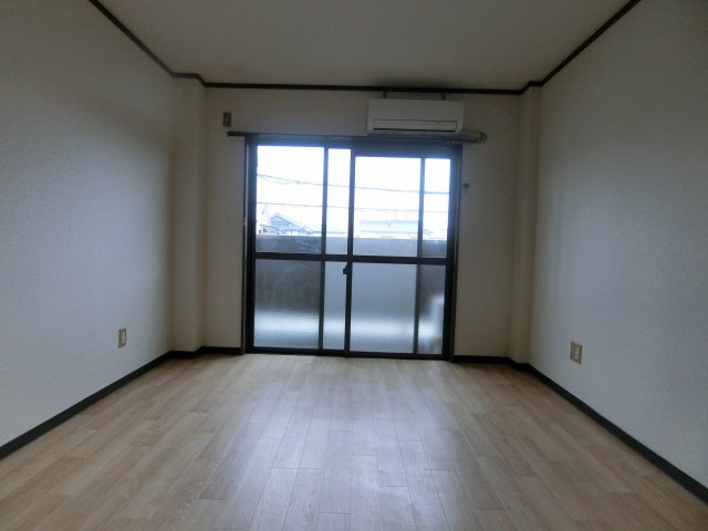 【寝室】 | グリーンパレス
