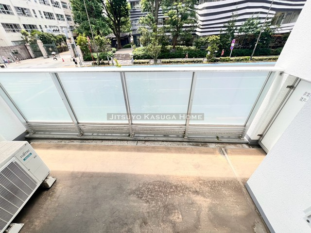 【バルコニー】