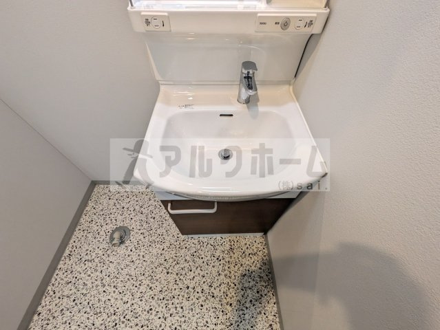 国分本町7丁目貸家の独立洗面台