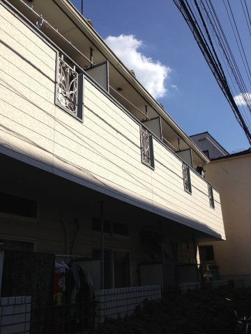 レオパレス千駄木B棟の外観