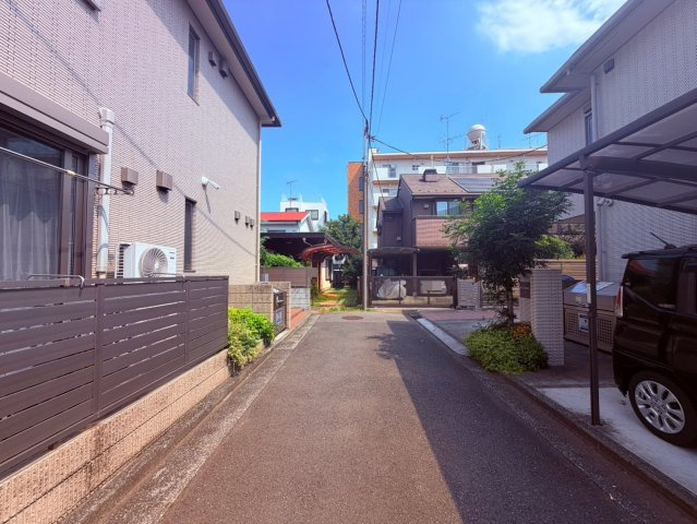 【前面道路含む現地写真】 | 練馬区南大泉４丁目　売地 | 落ち着いた住宅街の一角、ゆったり過ごせる住環境です