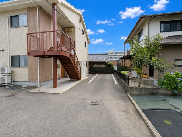 大字小松の駐車場