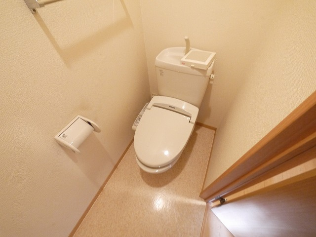 リビングタウン大和郡山の玄関|収納もある玄関です
