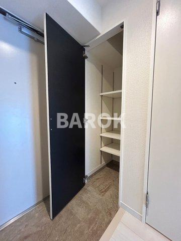 福岡市中央区六本松３丁目の賃貸マンションの玄関