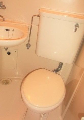 横浜市瀬谷区瀬谷２丁目のアパートのトイレ