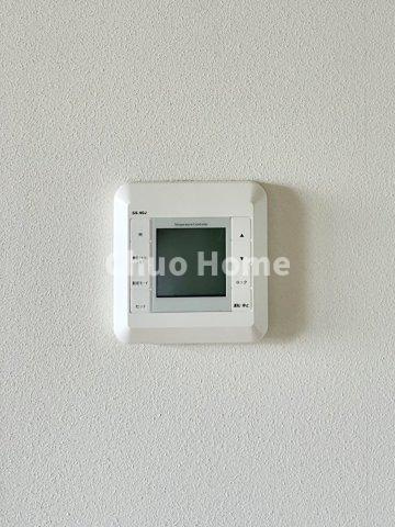 メインステージ錦糸町IXの冷暖房・空調設備|【床暖房】冬は足元から暖めてくれる床暖房はエアコンとは違って埃が舞いませんので健康にも良さそうですね。