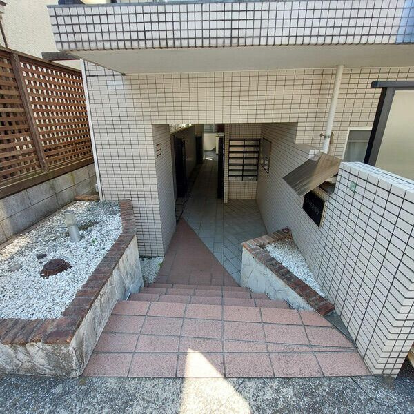 ソシオ豪徳寺のエントランス