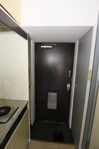 メゾン綱島高田町の玄関|別部屋の参考写真です。