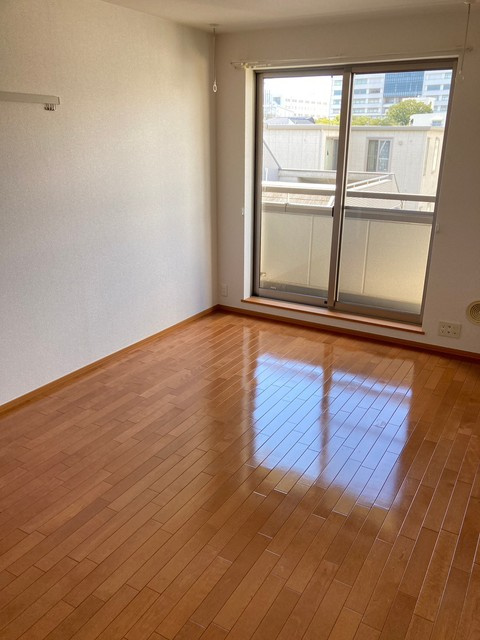 カルム茶屋坂（ＷＥＳＴ棟）の居間・リビング|★明るいフローリングのお部屋です★