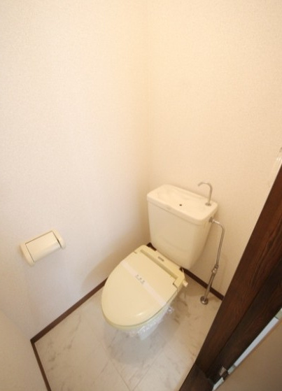 座間市ひばりが丘３丁目のアパートのトイレ