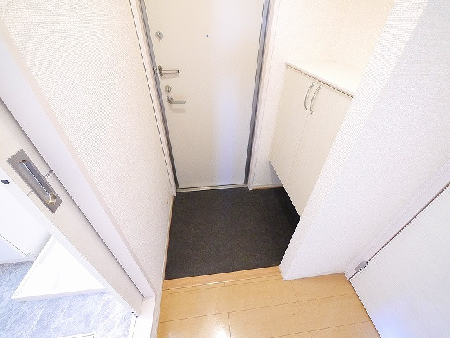 ソル ピーノ　Ｂ棟の玄関|明るい玄関です