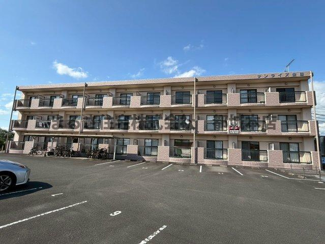 サンライズ金田の駐車場