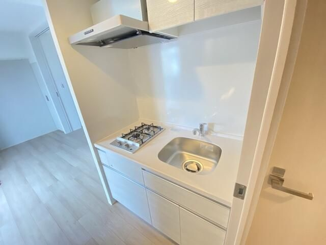 ＯＮＥ　ＲＯＯＦ　ＲＥＳＩＤＥＮＣＥ　ＮＩＳＨＩＮＩＰＰＯＲＩのキッチン