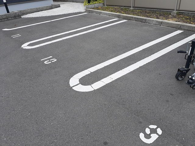 オーキッドの駐車場