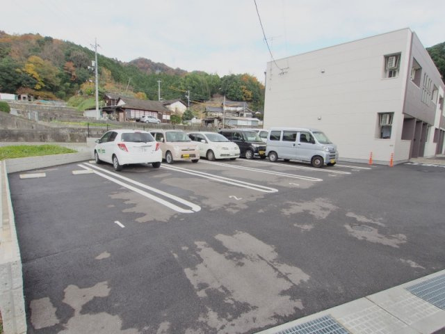 サンパレスの駐車場