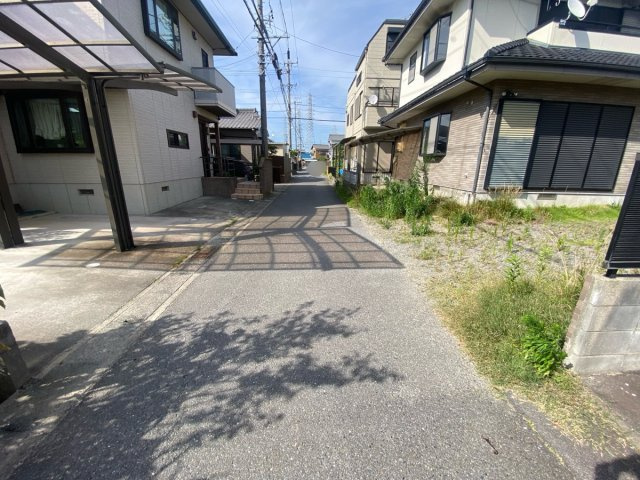 岡崎市井内町字北浦土地の前面道路含む現地写真