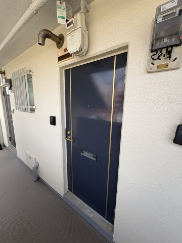 【玄関】 | 綺麗な扉です。帰宅した時に一番に目につく玄関扉が綺麗なのとそうじゃないのとでは気分も違います！