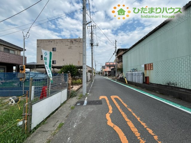 熊谷市見晴町第3　新築一戸建て　クライン　01の前面道路含む現地写真
