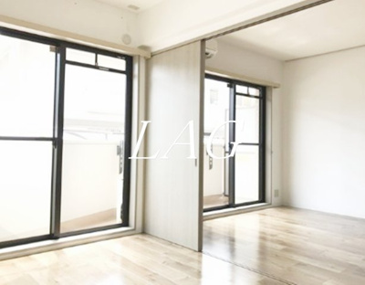 【居間・リビング】 | サンフラッツ山手 | 洋室のお部屋です。