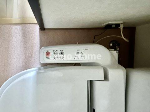 アリュージュ南千住の内装|【ウォシュレット】清潔に使いたいお手洗いには最適な設備です。もちろんウォームレットも標準装備です。
