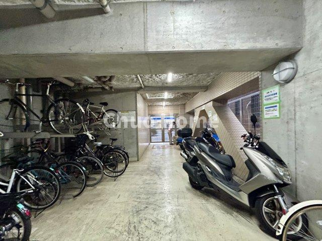 アリュージュ南千住の駐輪場|【自転車置き場】最新の空き状況や費用などの詳細は担当スタッフまでお問い合わせください。