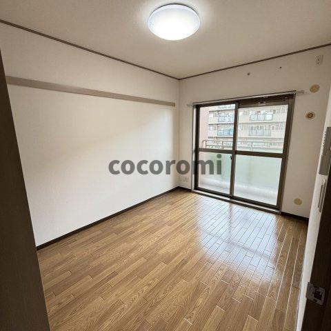 東香里野村マンションの洋室