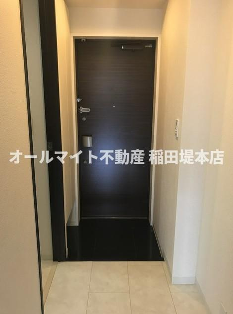 世田谷区喜多見９丁目の賃貸マンションの玄関