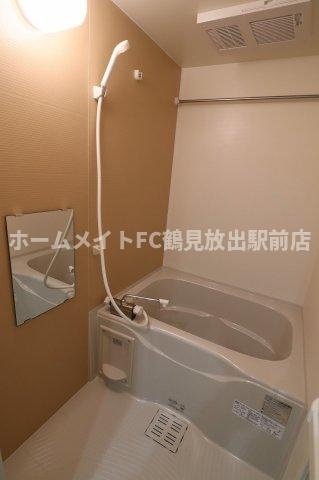 東大阪市森河内西１丁目のアパートの浴室