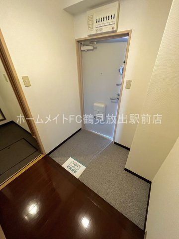 大阪市鶴見区今津南１丁目の賃貸マンションの玄関