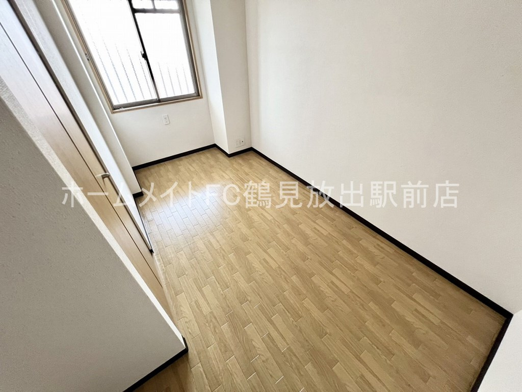 大阪市鶴見区鶴見３丁目の賃貸マンションの洋室