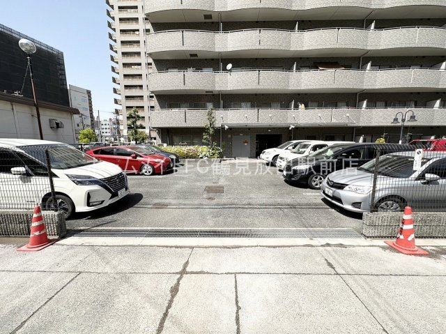 大阪市鶴見区鶴見３丁目の賃貸マンションの駐車場