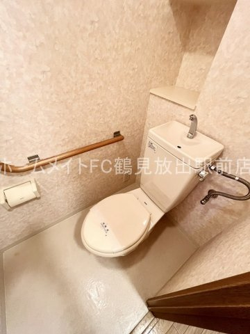 大阪市鶴見区鶴見３丁目の賃貸マンションのトイレ