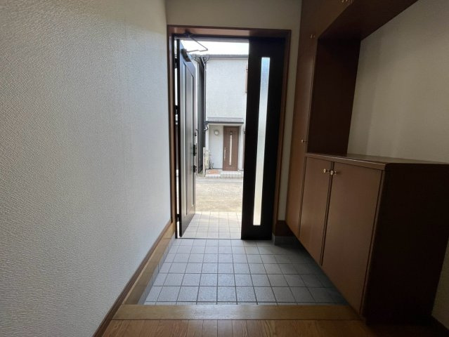 陸ノ町戸建の玄関