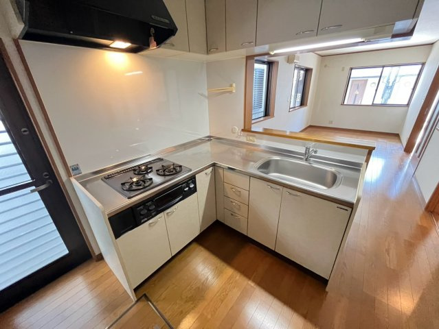 陸ノ町戸建のキッチン