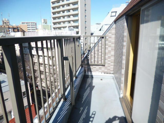 スカイコート新大塚のバルコニー