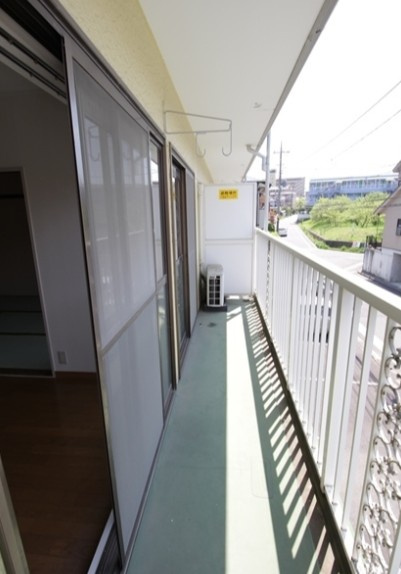 多摩市諏訪１丁目の賃貸マンションのバルコニー