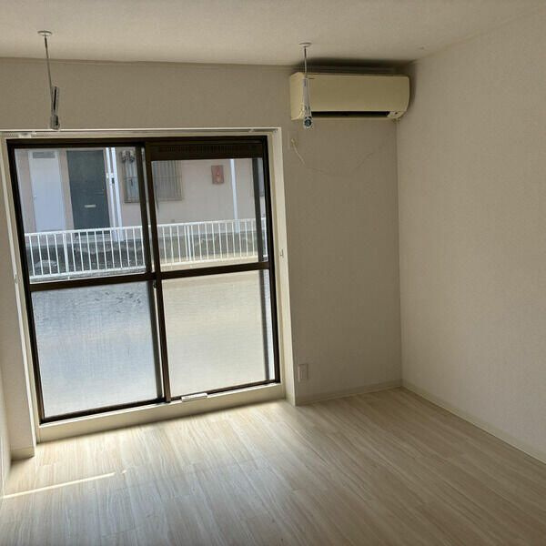 多摩市諏訪１丁目の賃貸マンションの居間・リビング
