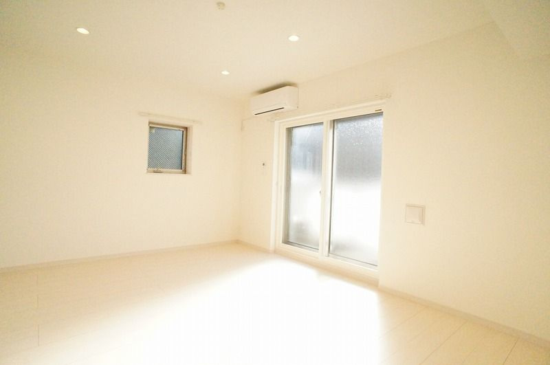 川崎市多摩区枡形４丁目の賃貸マンションの居間・リビング