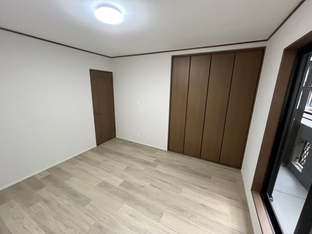 大阪市都島区内代町1丁目の洋室|明るい洋室です