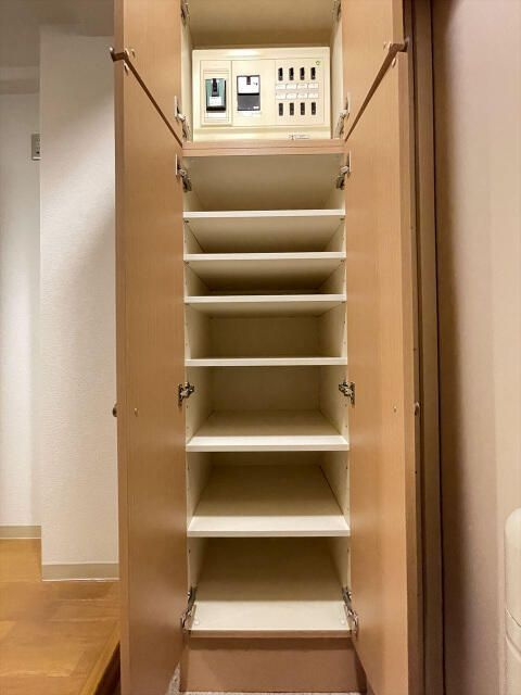 スカイコート文京白山の玄関